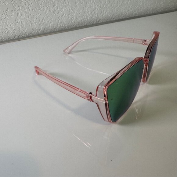 SHEIN Oversized Pink Polorized‎ Sunglasses NWOT - Picture 4 of 4
